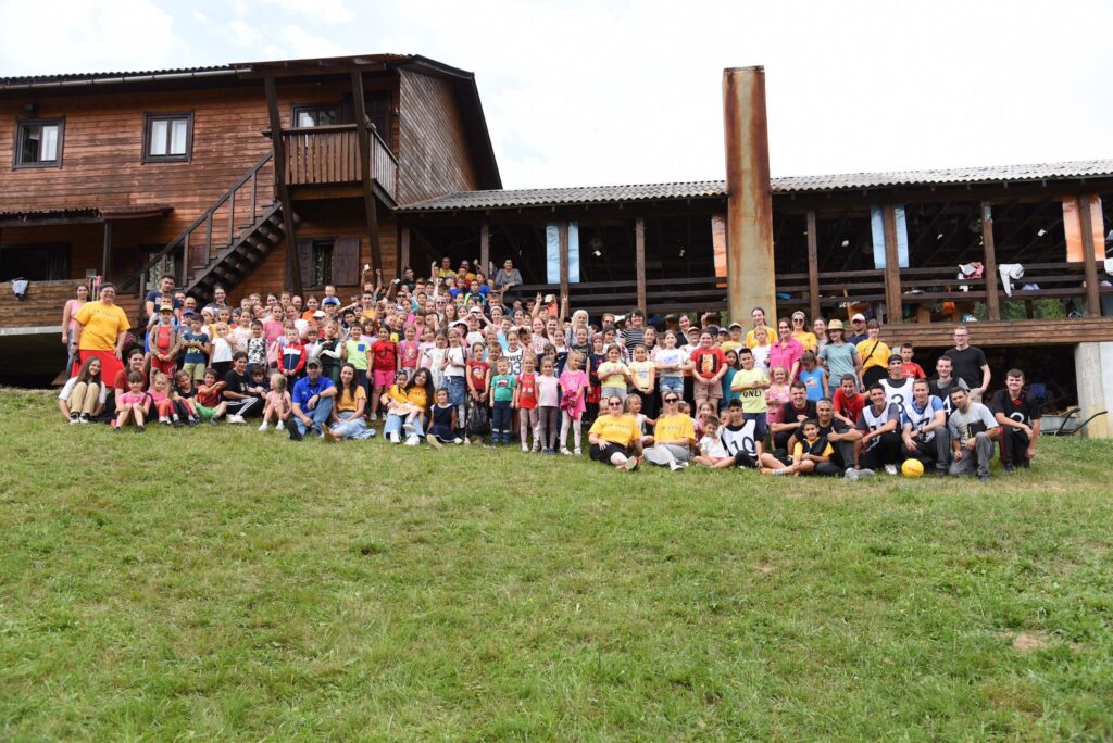 group photo Romania Children's Camp